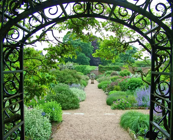 HONEY HOUSE GARDENS